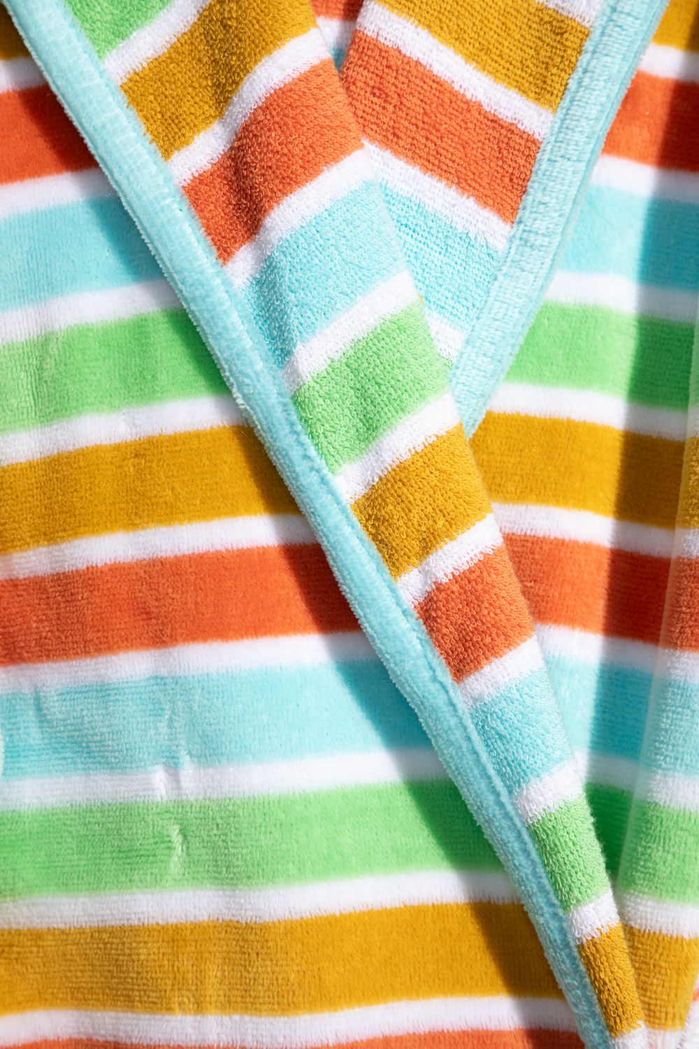 IRIS - Albornoz Terciopelo 100% Algodón 420 gsm OEKO-TEX® - Doble uso: Bata de Casa y Baño. Diseño exclusivo y funcional: 2 Bolsillos, Cinturón y Capucha