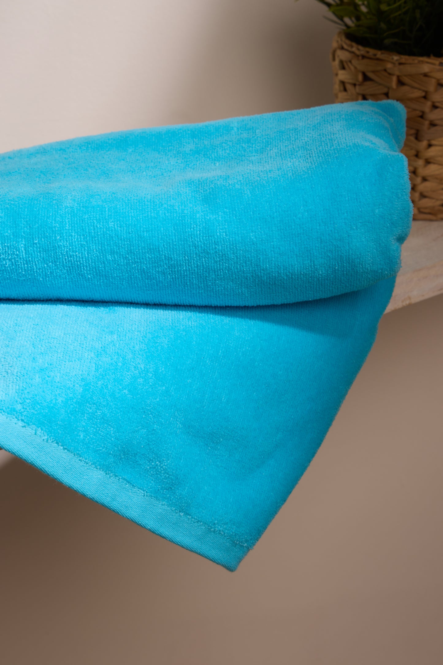 BOSKIMO Toalla de Playa Popa Turquesa Grande 90x170 cm – 100 % Algodón Rizo de Alta Calidad – Suave, Absorbente y de Secado Rápido – Fabricada en Portugal – Estilo Premium en Colores Vivos – Ideal para Playa y Piscina