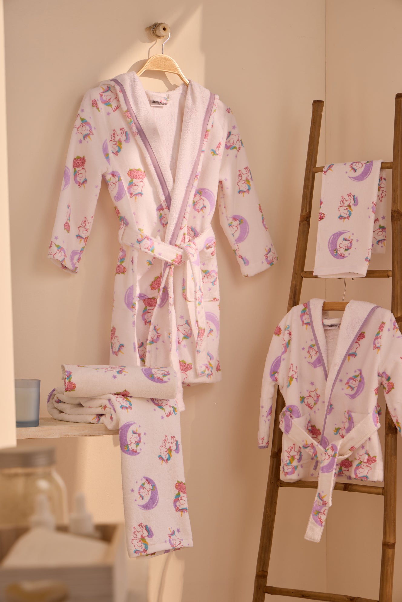KIDS UNICORNIO - Albornoz Niños adolescentes Algodón: Niño, Infantil - 100% Algodón OEKO-TEX - 2 Bolsillos, Cinturón, Capucha, Albornoces Felpa muy suave con bordados para niños