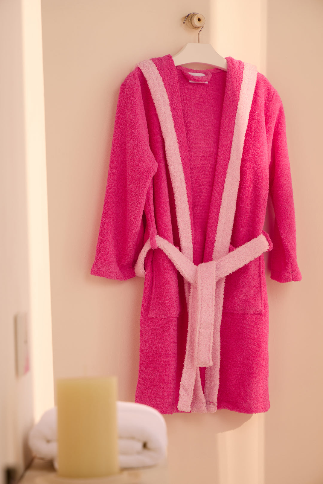 KIDS BASS FUSCSIA - Albornoz Niños adolescentes Algodón: Niño, Infantil - 100% Algodón OEKO-TEX - 2 Bolsillos, Cinturón, Capucha, Albornoces Felpa muy suave con bordados para niños