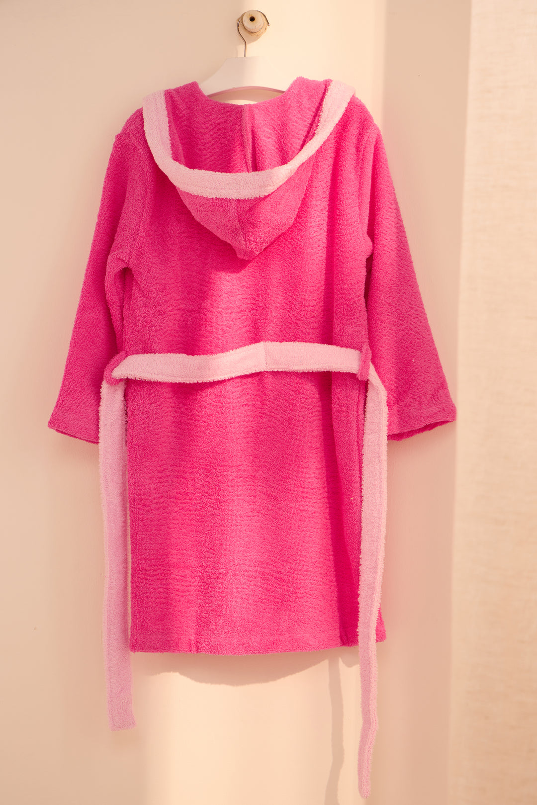 KIDS BASS FUSCSIA - Albornoz Niños adolescentes Algodón: Niño, Infantil - 100% Algodón OEKO-TEX - 2 Bolsillos, Cinturón, Capucha, Albornoces Felpa muy suave con bordados para niños