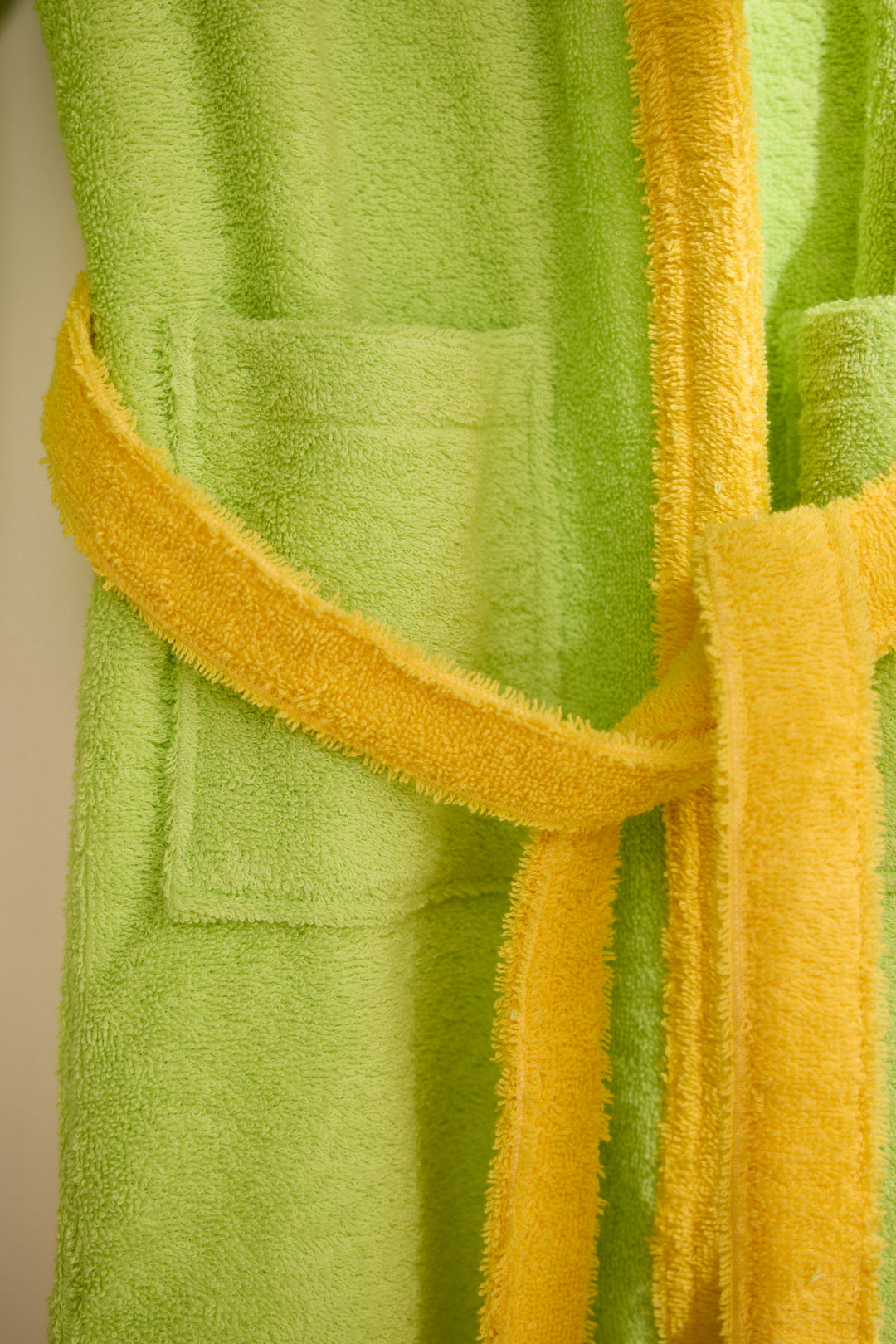 KIDS BASS VERDE - Albornoz Niños adolescentes Algodón: Niño, Infantil - 100% Algodón OEKO-TEX - 2 Bolsillos, Cinturón, Capucha, Albornoces Felpa muy suave con bordados para niños