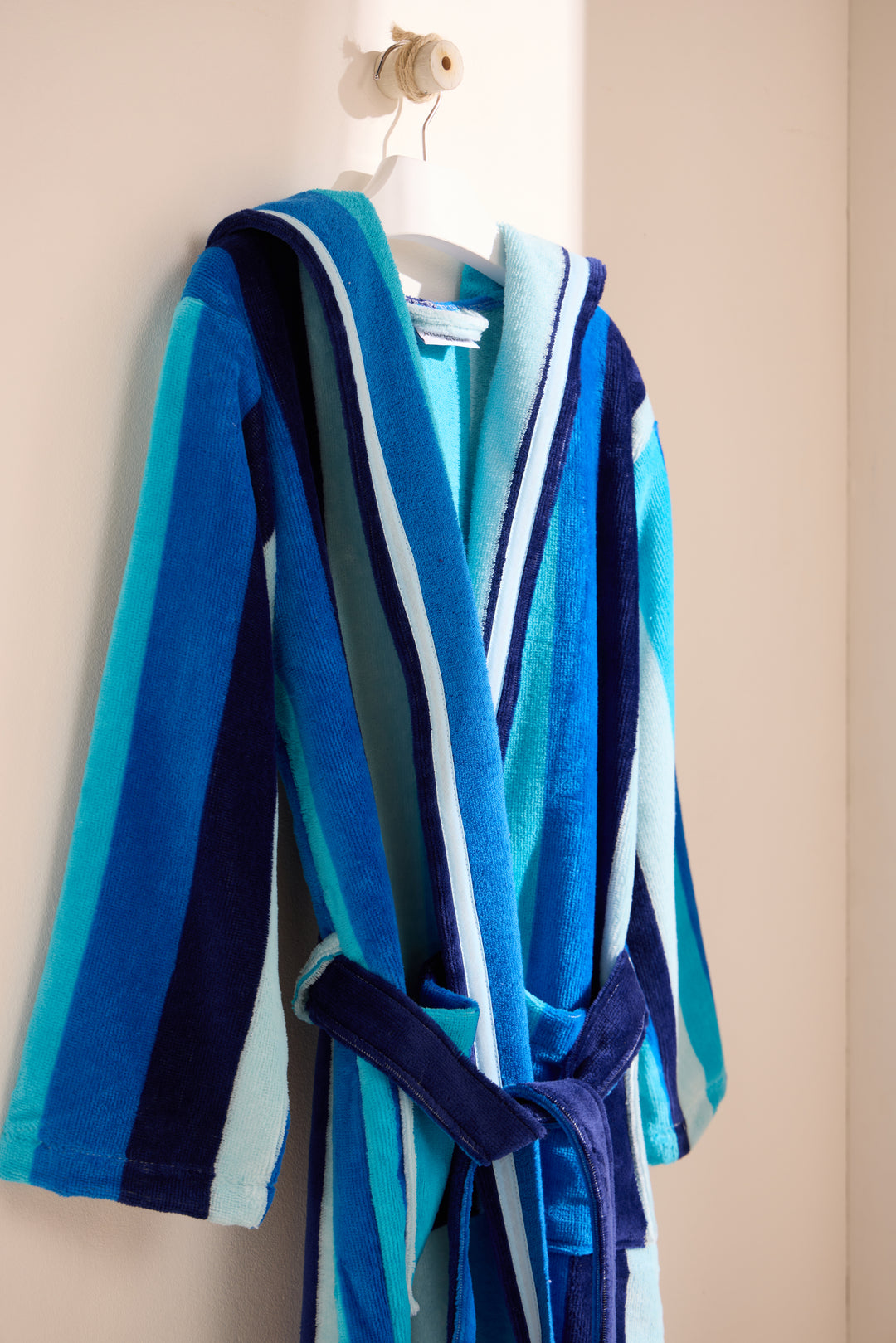 KIDS HARRY - Albornoz Niños adolescentes Algodón: Niño, Infantil - 100% Algodón OEKO-TEX - 2 Bolsillos, Cinturón, Capucha, Albornoces Felpa muy suave con bordados para niños