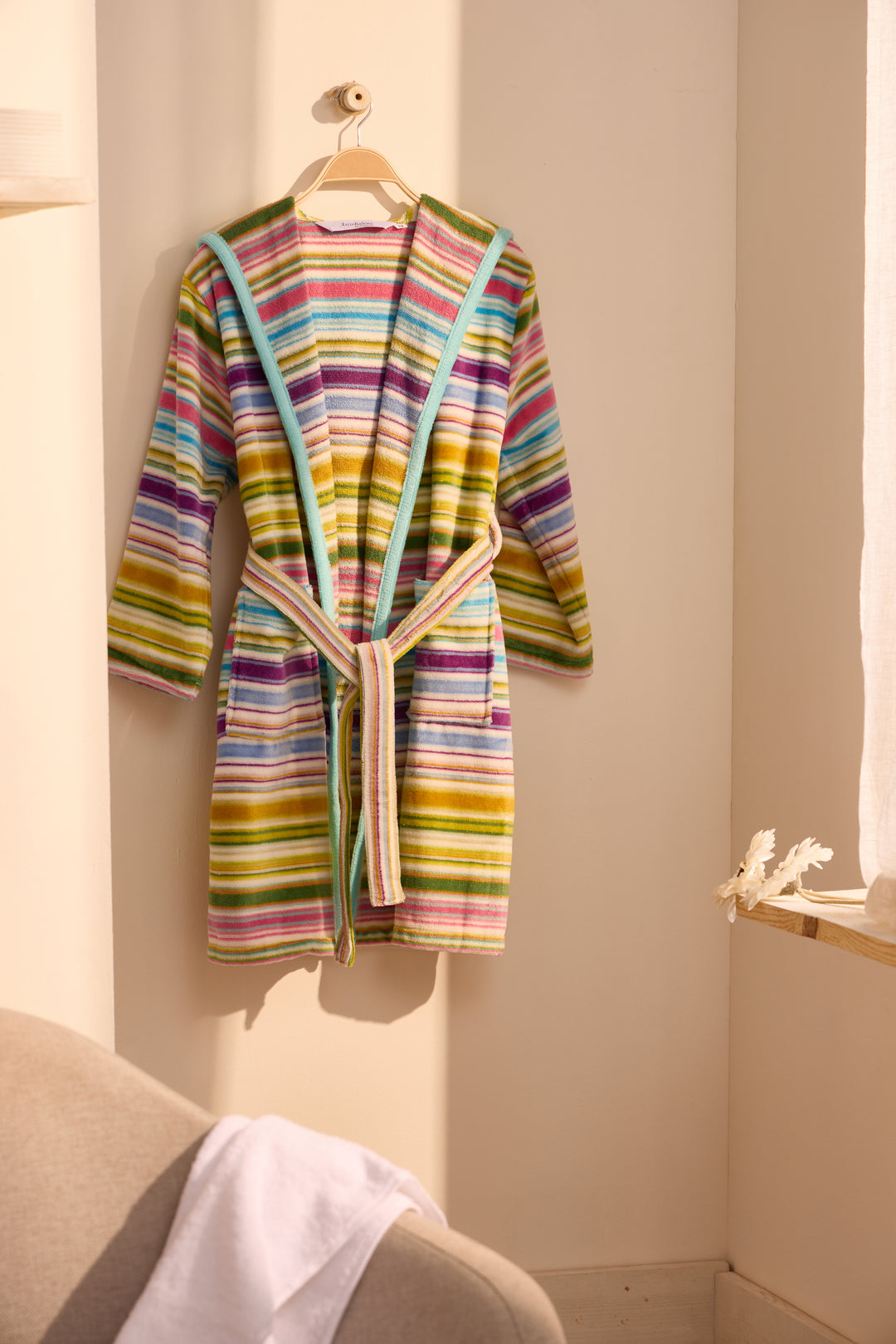 KIDS KAYLA - Albornoz Niños adolescentes Algodón: Niño, Infantil - 100% Algodón OEKO-TEX - 2 Bolsillos, Cinturón, Capucha, Albornoces Felpa muy suave con bordados para niños