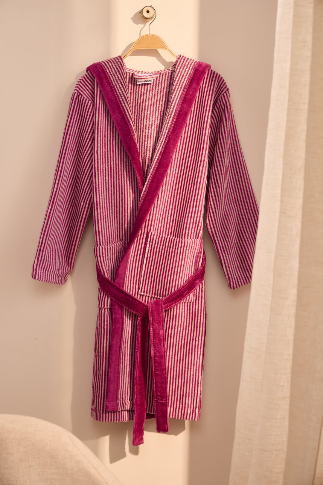 KIDS PARKER FUCSIA - Albornoz Niños adolescentes Algodón: Niño, Infantil - 100% Algodón OEKO-TEX - 2 Bolsillos, Cinturón, Capucha, Albornoces Felpa muy suave con bordados para niños