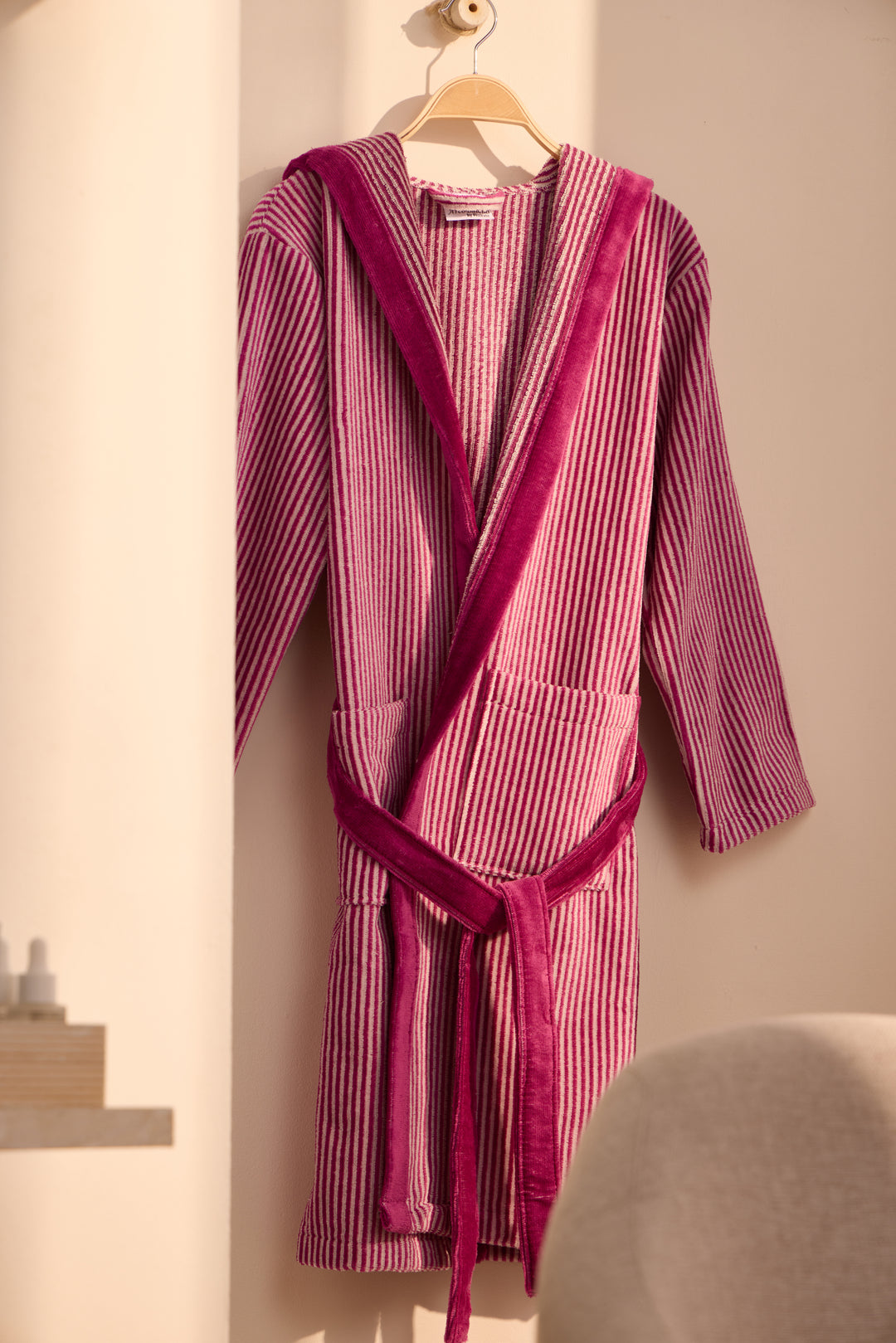 KIDS PARKER FUCSIA - Albornoz Niños adolescentes Algodón: Niño, Infantil - 100% Algodón OEKO-TEX - 2 Bolsillos, Cinturón, Capucha, Albornoces Felpa muy suave con bordados para niños