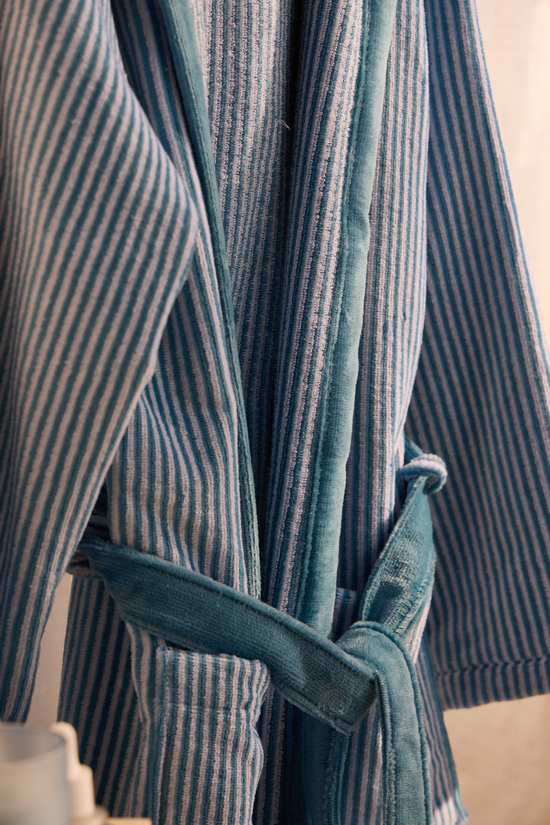 KIDS PARKER AZUL - Albornoz Niños adolescentes Algodón: Niño, Infantil - 100% Algodón OEKO-TEX - 2 Bolsillos, Cinturón, Capucha, Albornoces Felpa muy suave con bordados para niños