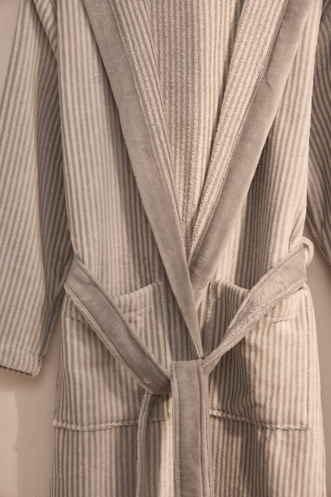 KIDS PARKER GRIS - Albornoz Niños adolescentes Algodón: Niño, Infantil - 100% Algodón OEKO-TEX - 2 Bolsillos, Cinturón, Capucha, Albornoces Felpa muy suave con bordados para niños