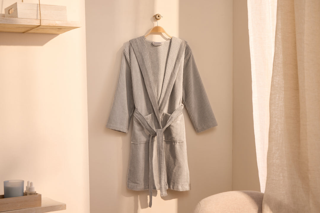 KIDS PARKER GRIS - Albornoz Niños adolescentes Algodón: Niño, Infantil - 100% Algodón OEKO-TEX - 2 Bolsillos, Cinturón, Capucha, Albornoces Felpa muy suave con bordados para niños