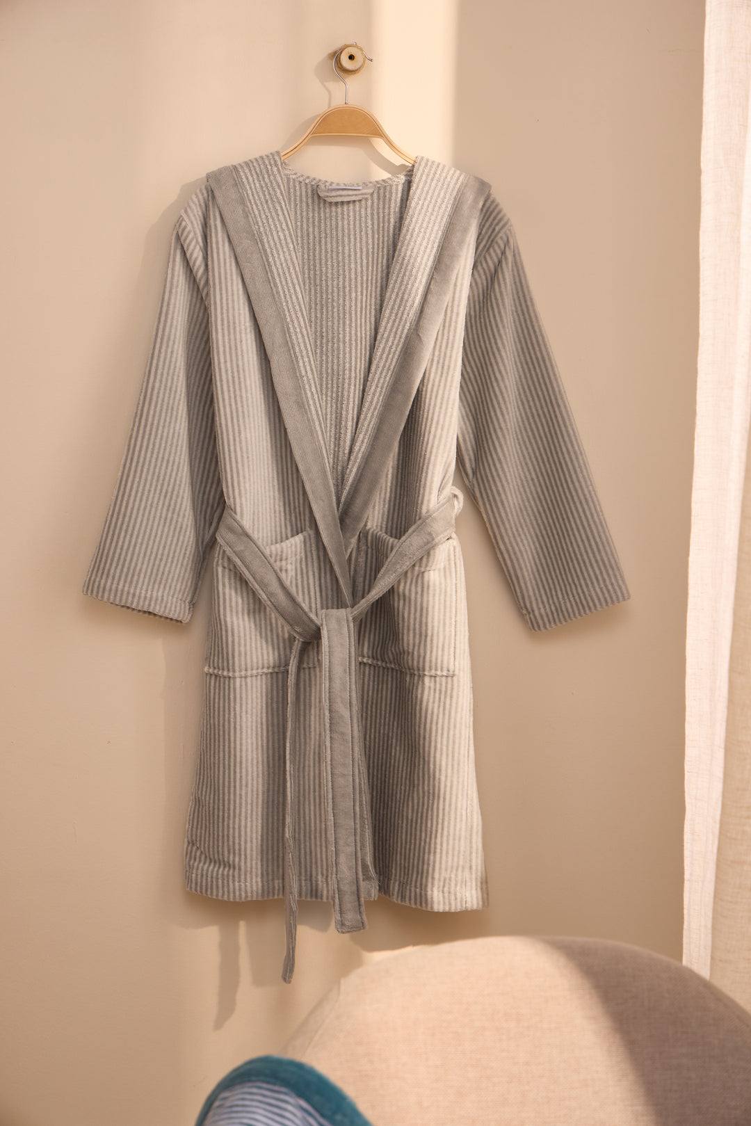 KIDS PARKER GRIS - Albornoz Niños adolescentes Algodón: Niño, Infantil - 100% Algodón OEKO-TEX - 2 Bolsillos, Cinturón, Capucha, Albornoces Felpa muy suave con bordados para niños