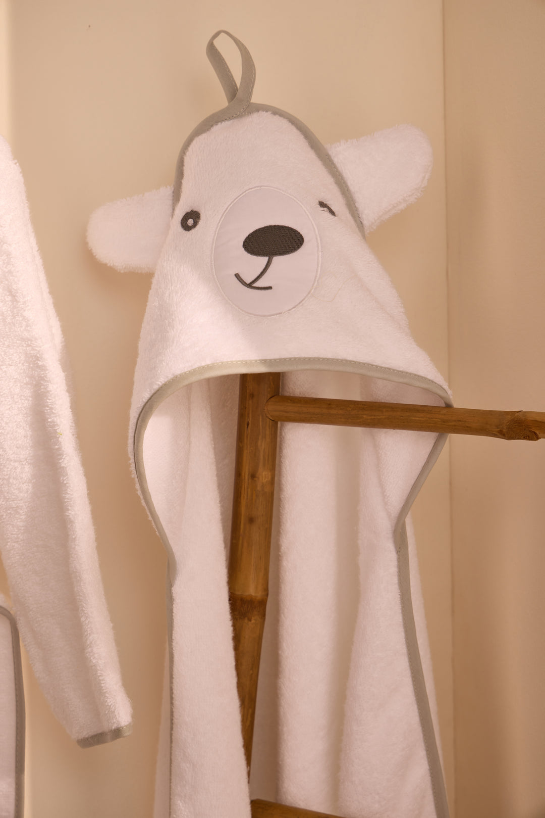 KIDS YOGUI- Albornoz Niños adolescentes Algodón: Niño, Infantil - 100% Algodón OEKO-TEX - 2 Bolsillos, Cinturón, Capucha, Albornoces Felpa muy suave con bordados para niños